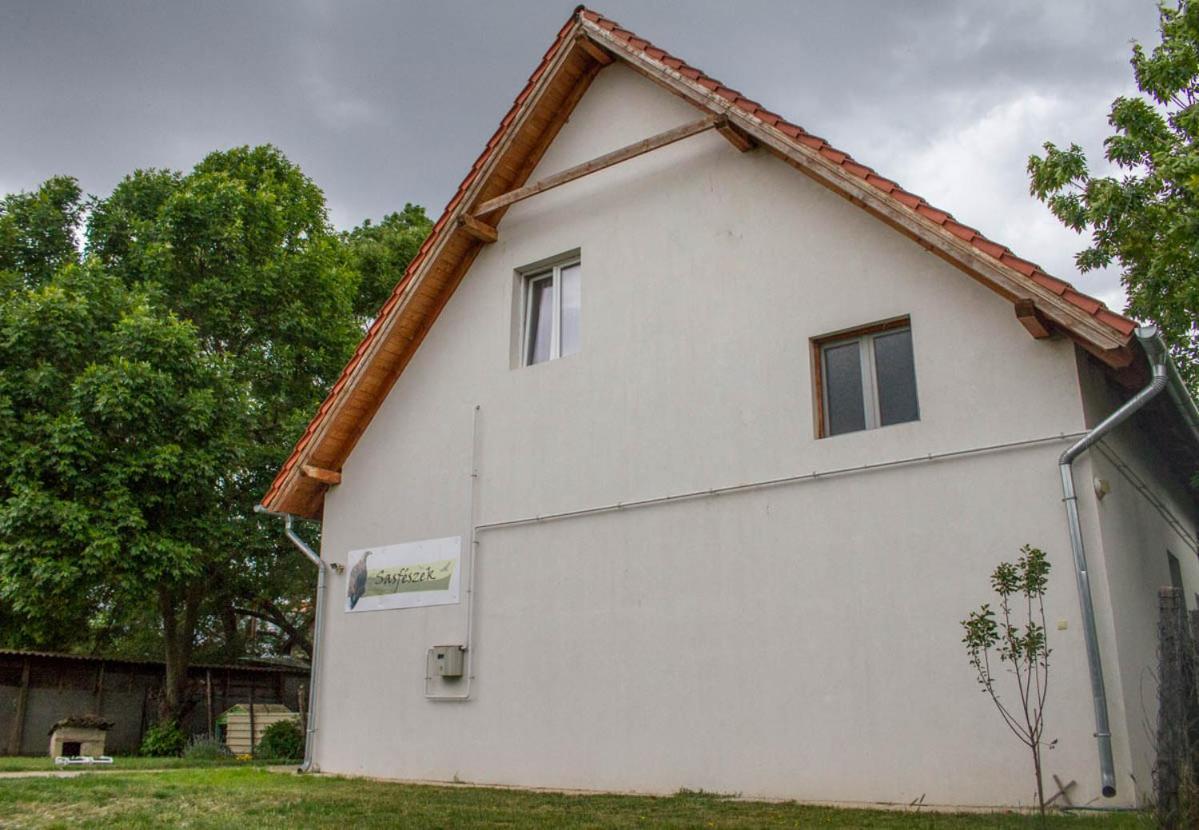 Sasfeszek - Falusi Szallashely Hortobagy Bagian luar foto
